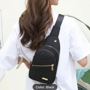 NWT Ladies Spacious Black or Blue Crossbody Lightweight Zipper Pack